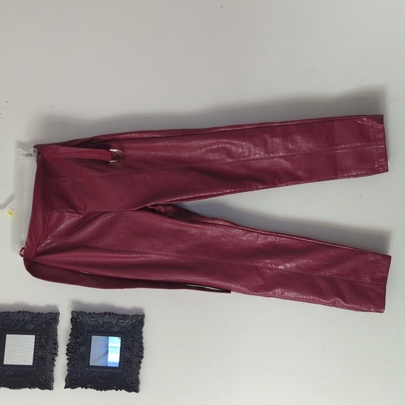 Jluxlabel Croc Embossed Faux Leather Pants - Picture 7 of 11